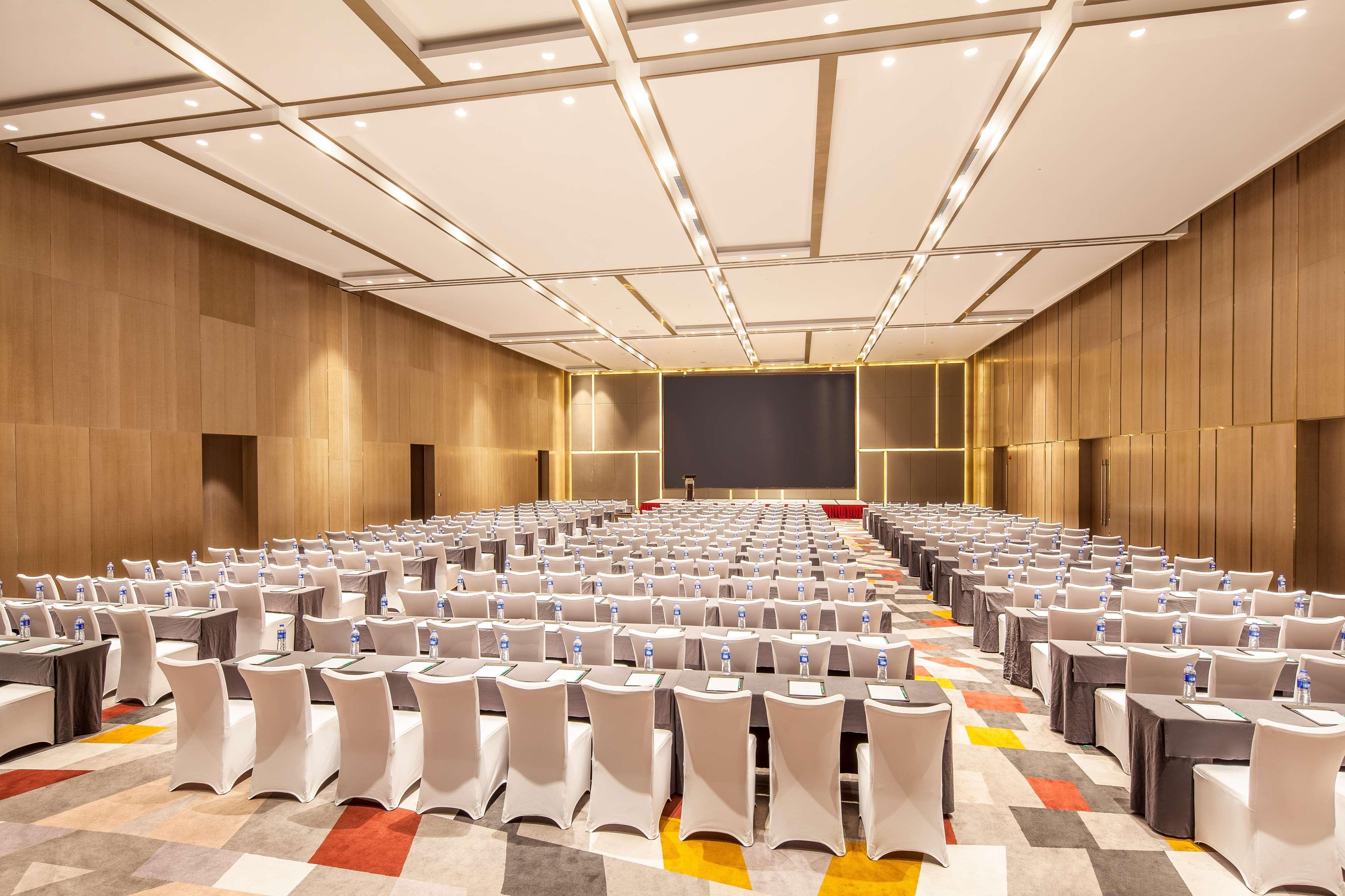 Radisson Exhibition Center Шанхай Екстериор снимка